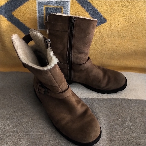 UGG boots sz. 8 (39) - Picture 2 of 9